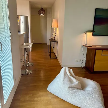 Apartmán Cozy And Charming In Les Moulineaux
